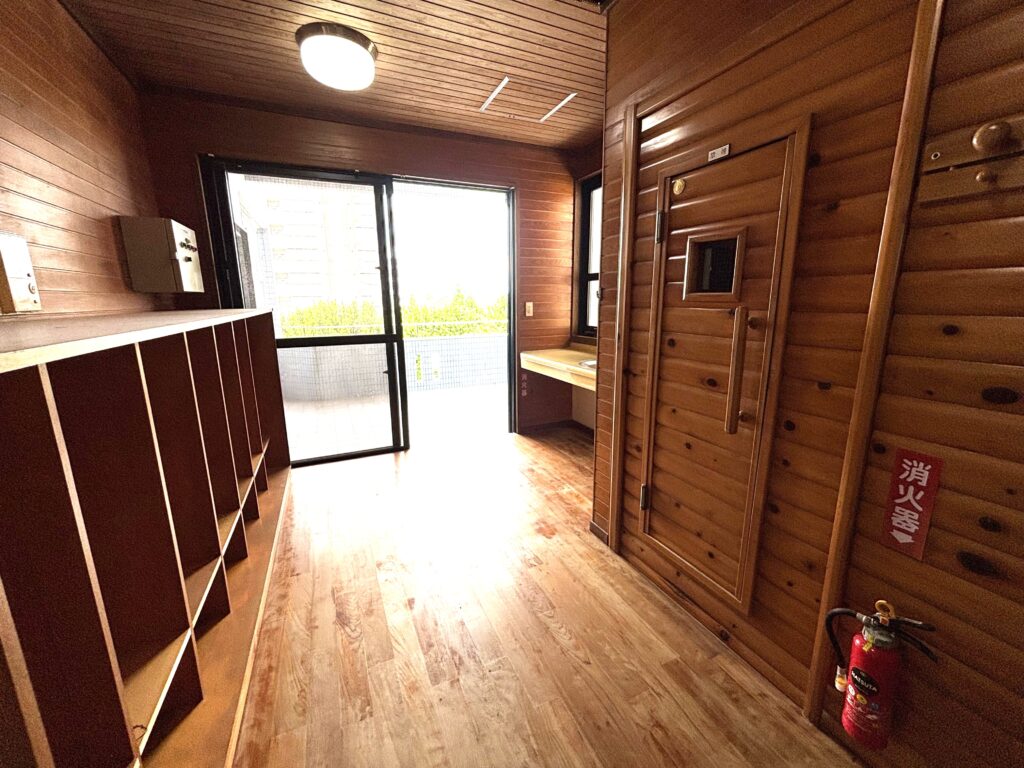 石垣島　不動産　石垣市　石垣　売却　売買　土地　建物　マンション　収益物件　投資物件 2Fサウナ