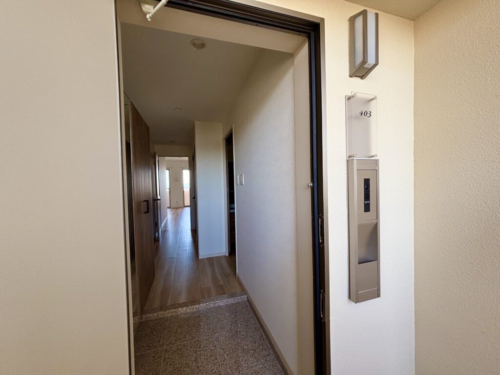 石垣島新川　マンション物件写真　玄関