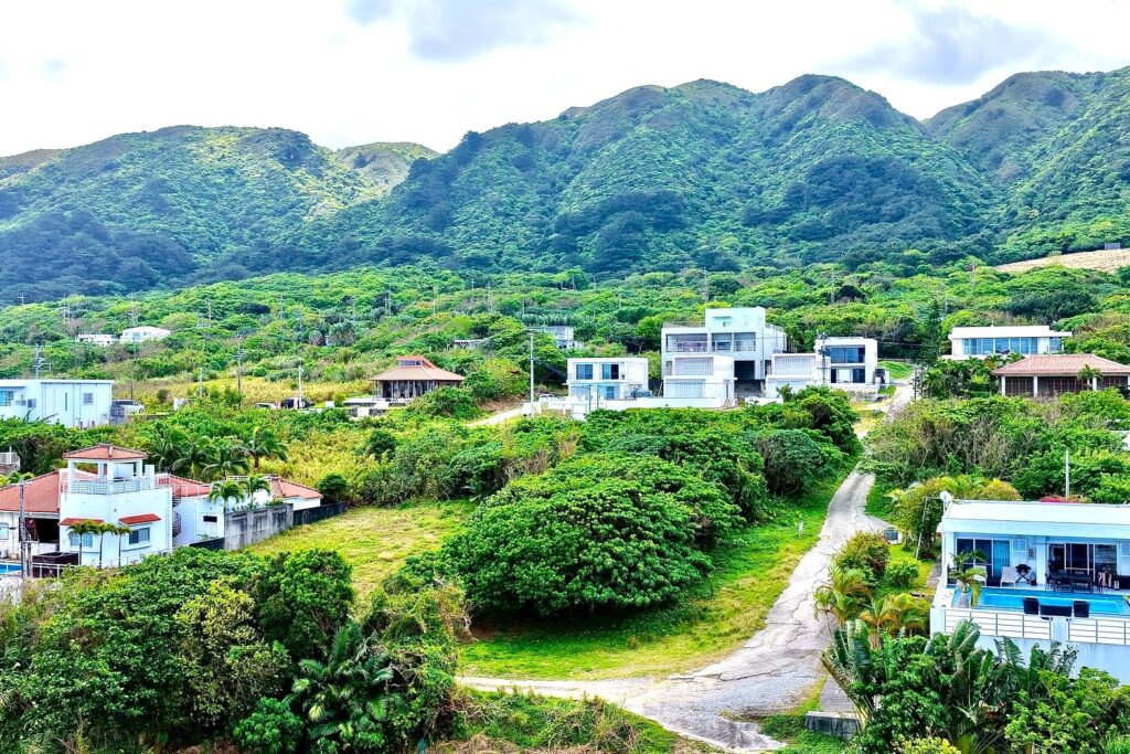 石垣市山原地区でドローン撮影をした様子　物件は山沿いです